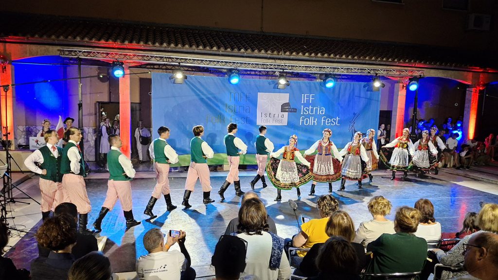 U Bujama održan folklorni festival Istria Folk Fest 2024