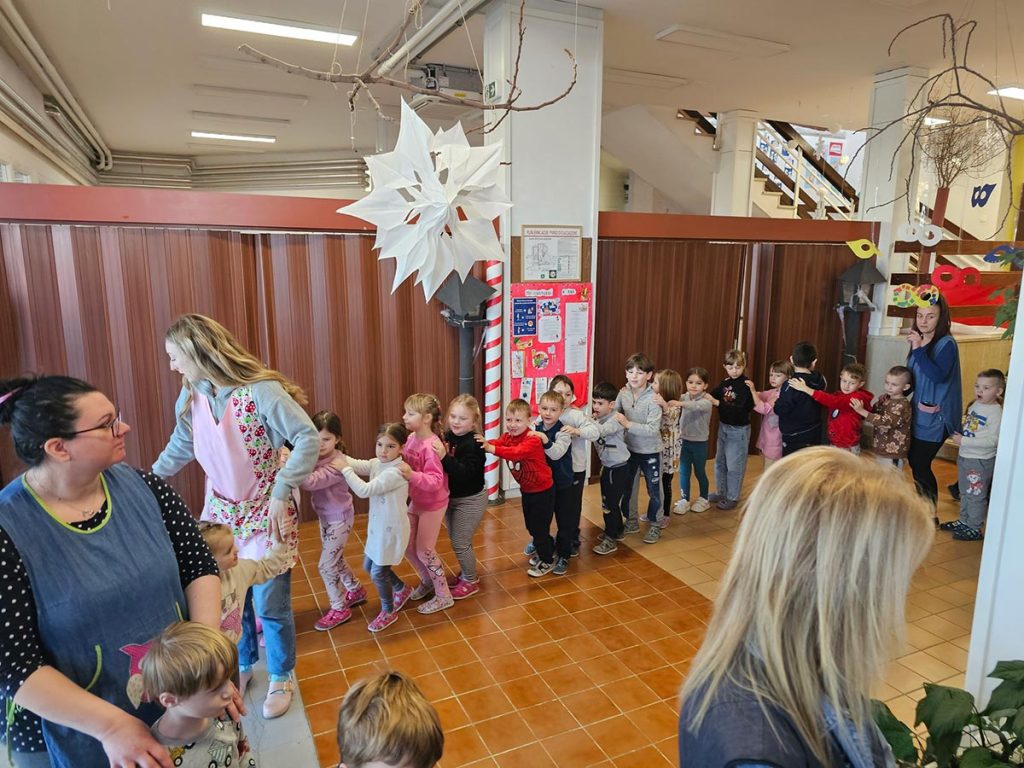 Bujski mališani u karnevalskom duhu: Glazba, ples i preuzimanje Grada