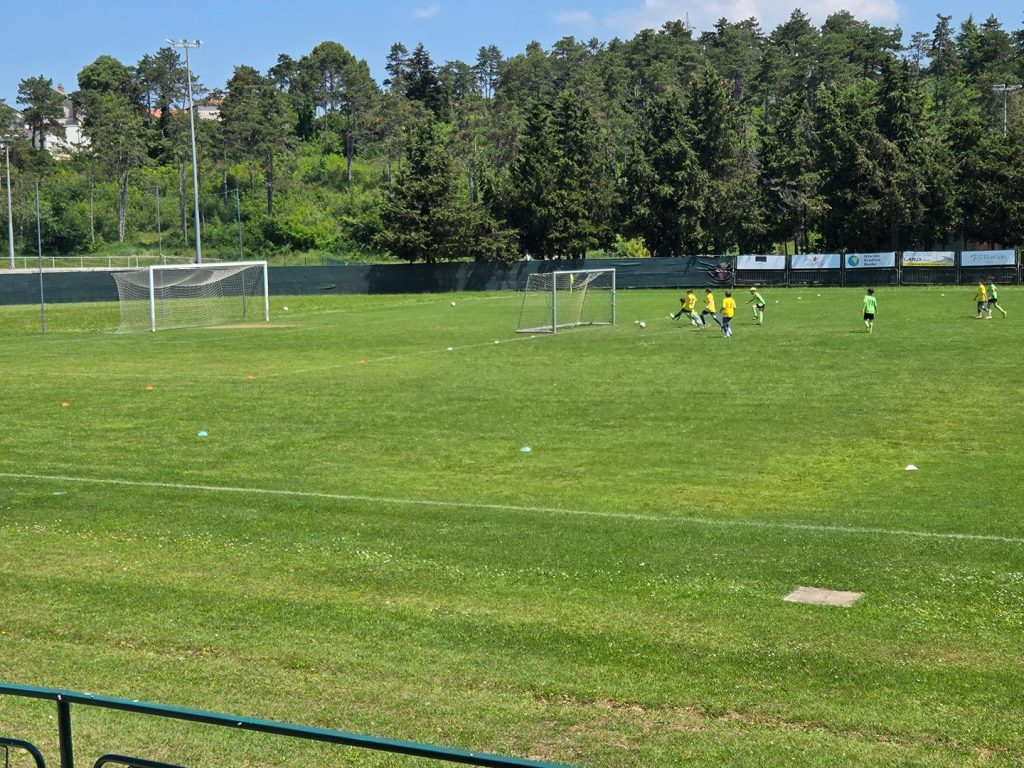 Nogometna čarolija u Bujama – U-11 ekipa NK Buje slavila 9:3 protiv Rovinja