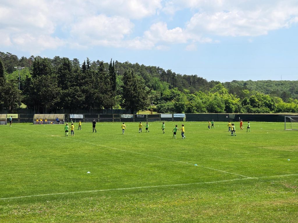 Nogometna čarolija u Bujama – U-11 ekipa NK Buje slavila 9:3 protiv Rovinja