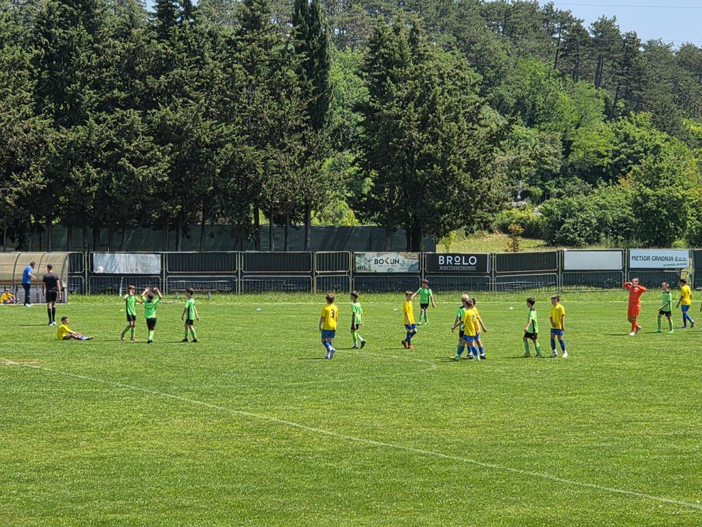 Nogometna čarolija u Bujama – U-11 ekipa NK Buje slavila 9:3 protiv Rovinja