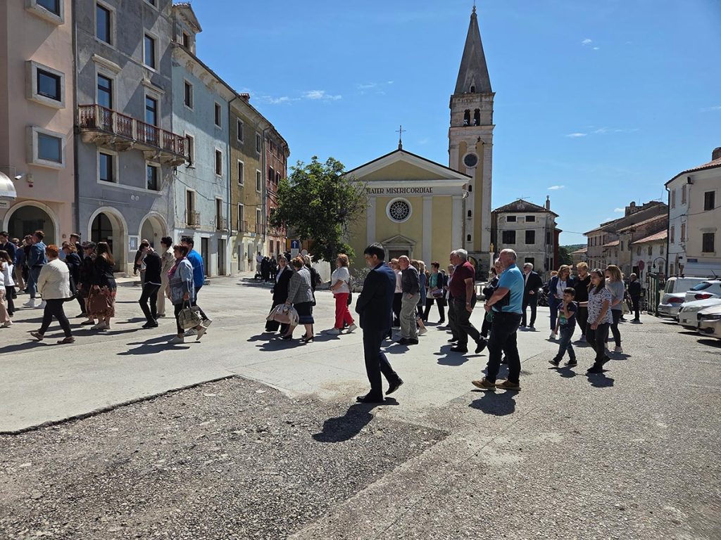 Buježi proslavili blagdan sv. Servula uz svečanu misu i procesiju