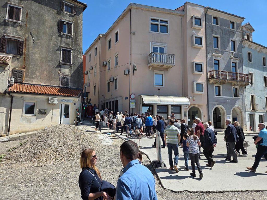 Buježi proslavili blagdan sv. Servula uz svečanu misu i procesiju