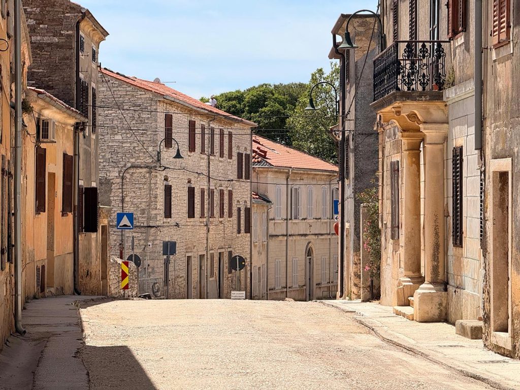 Završeni radovi na krovu zgrade udruge Istroveneto u Bujama