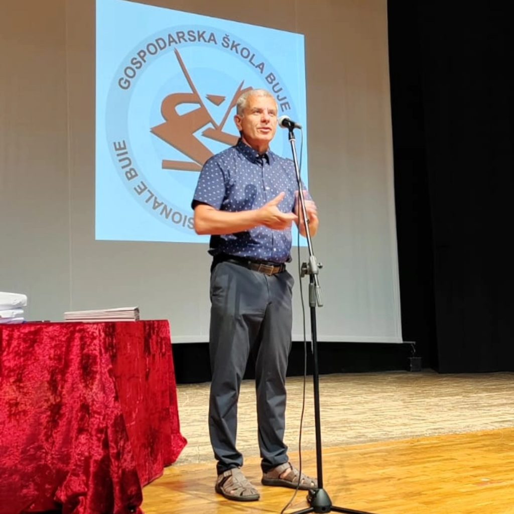 Još jedna generacija maturanata iz Gospodarske škole Buje završila srednjoškolsko obrazovanje