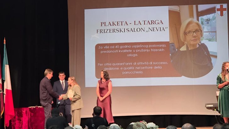 Više od 40 godina posvećenosti i tradicije u Tribanu: Plaketa Grada Buja dodijeljena Frizerskom salonu Nevia