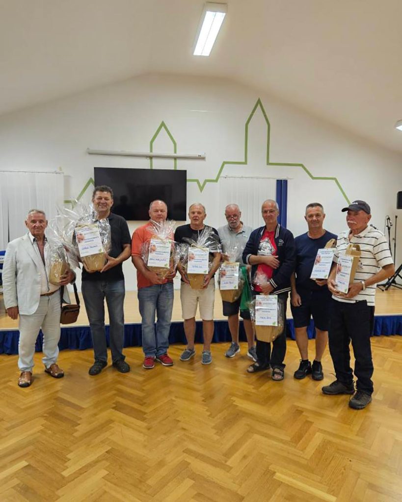 Tornei e dolci fatti in casa hanno attirato molti visitatori a Buie / Turniri i domaće slastice privukli brojne posjetitelje u Bujama