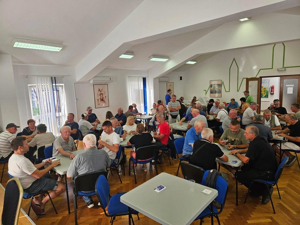 Tornei e dolci fatti in casa hanno attirato molti visitatori a Buie / Turniri i domaće slastice privukli brojne posjetitelje u Bujama