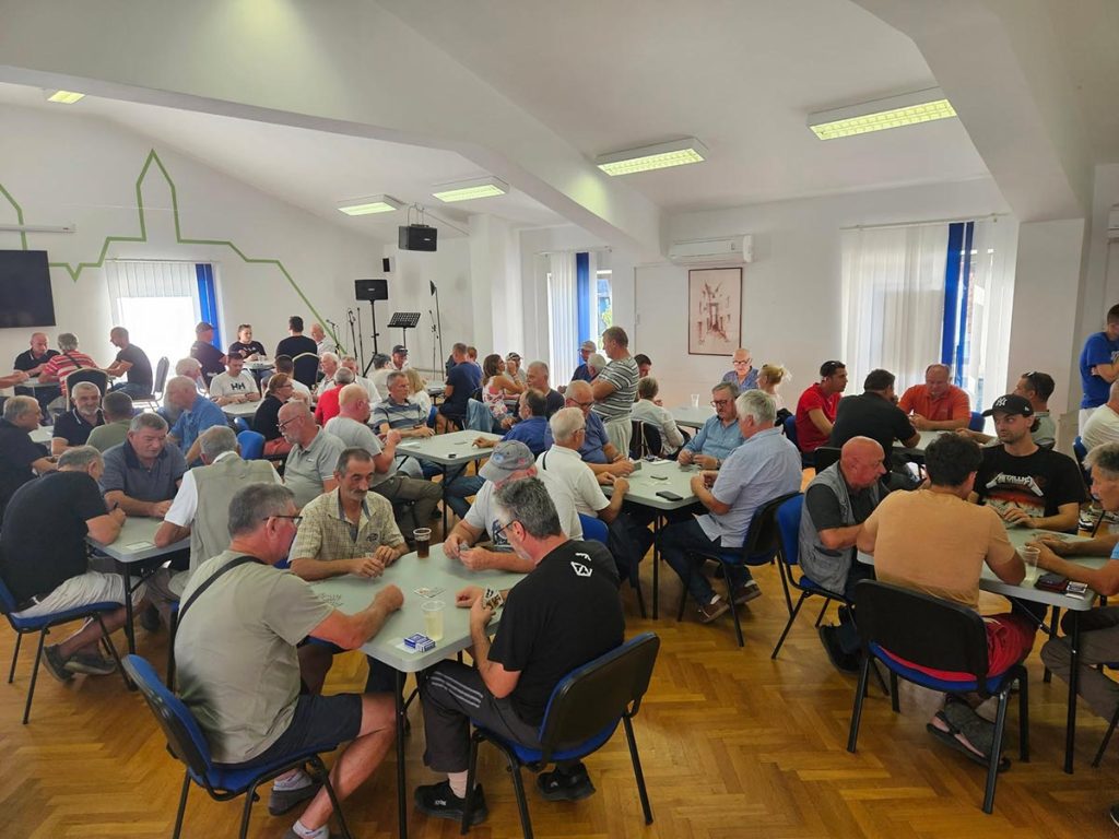 Tornei e dolci fatti in casa hanno attirato molti visitatori a Buie / Turniri i domaće slastice privukli brojne posjetitelje u Bujama