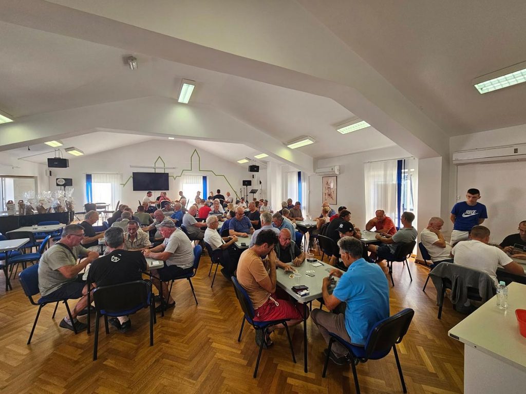 Tornei e dolci fatti in casa hanno attirato molti visitatori a Buie / Turniri i domaće slastice privukli brojne posjetitelje u Bujama