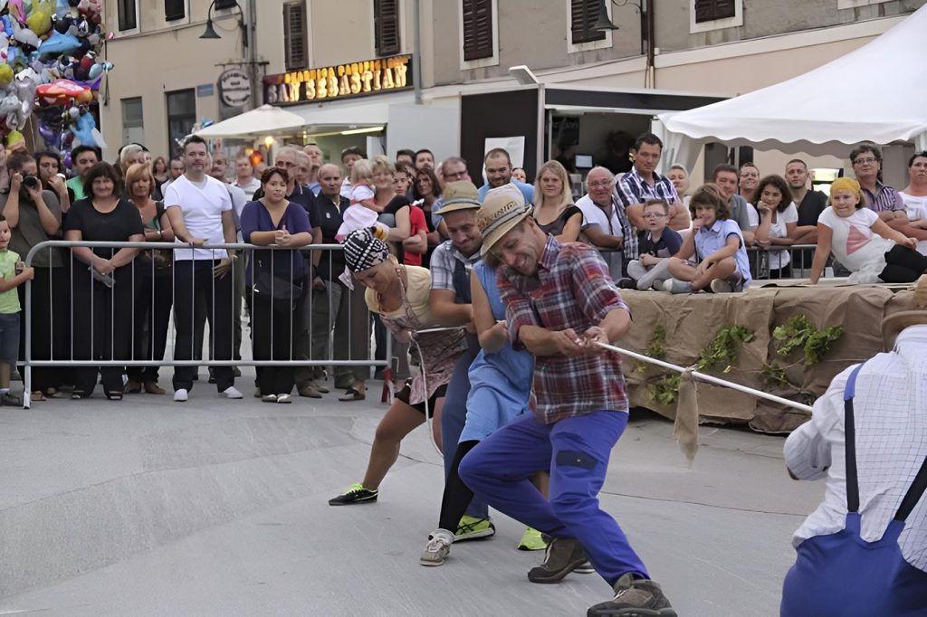 U Bujama se od petka 19. do nedjelje 21. rujna održavaju 119. Dani grožđa – poznata istarska fešta koja okuplja vino, glazbu, kulturu i ljude.