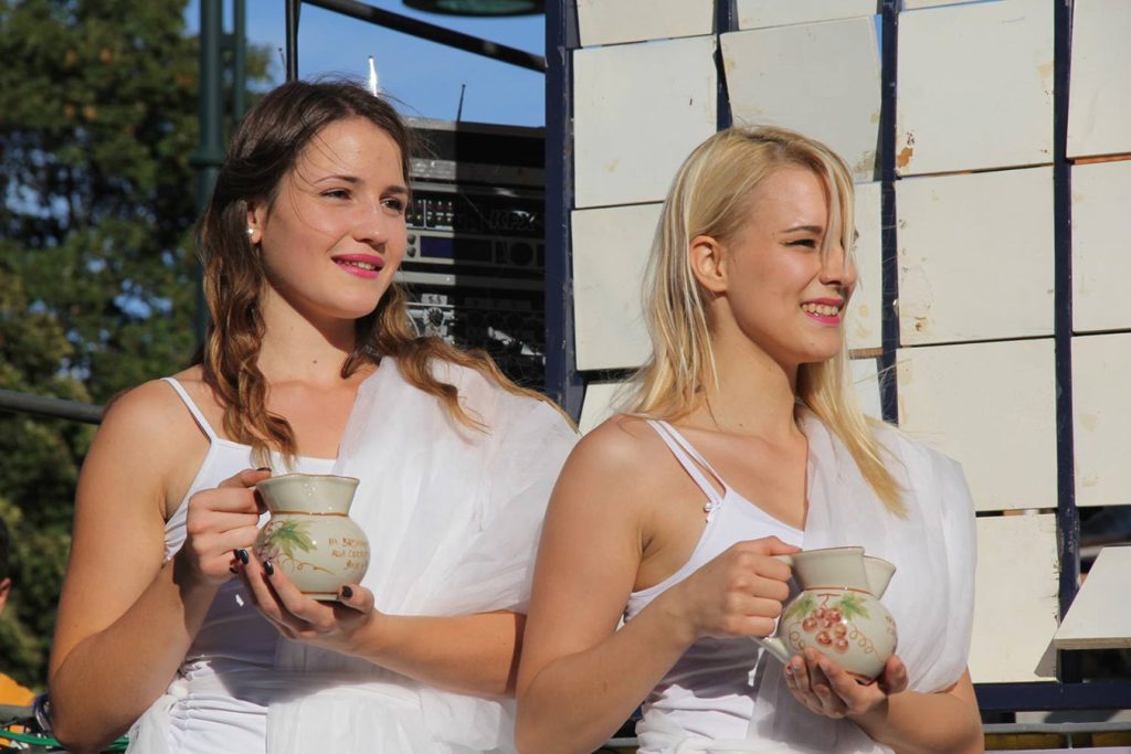 U Bujama se od petka 19. do nedjelje 21. rujna održavaju 119. Dani grožđa – poznata istarska fešta koja okuplja vino, glazbu, kulturu i ljude.