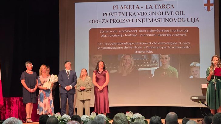 Plaketa OPG-u POVE za doprinos maslinarstvu i održivom razvoju