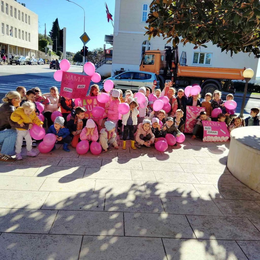 Mama, budi zdrava! – Ružičasti listopad u Dječjem vrtiću Buje