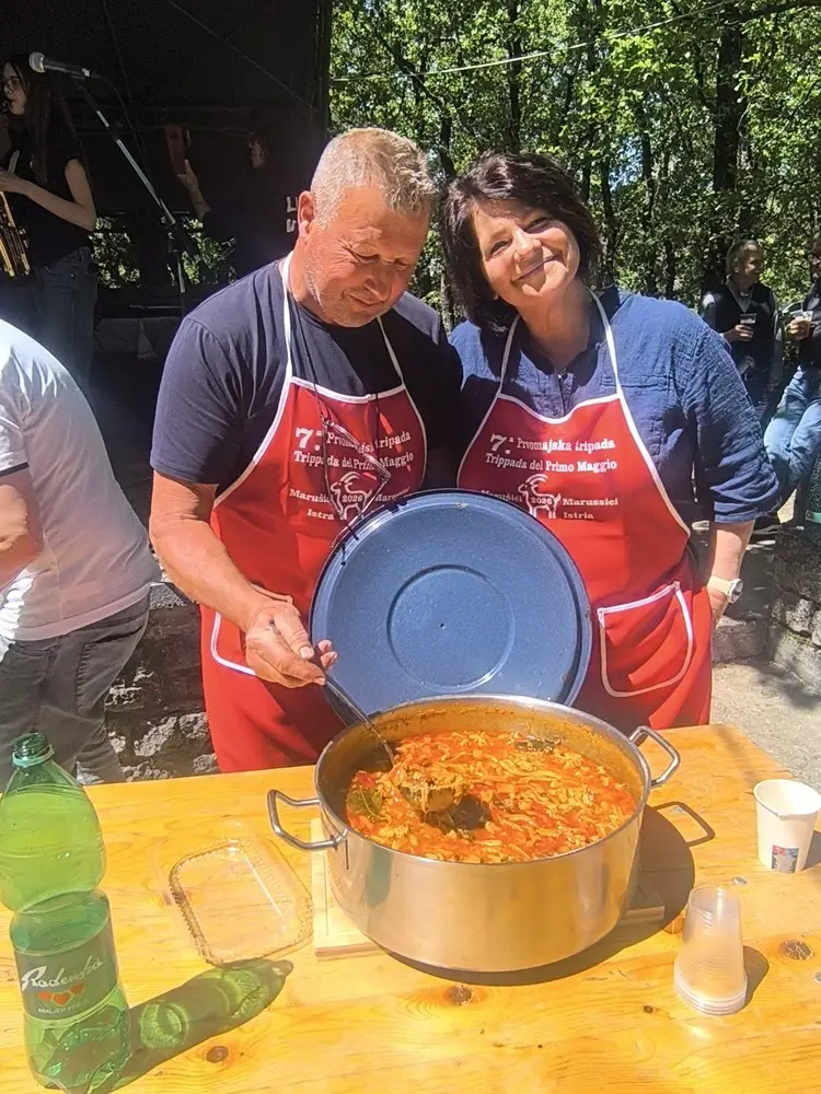 Tripada u Marušićima okupila je 17 ekipa iz četiri države. Natjecanje u kuhanju tripica u Gornjoj Bujštini čuva tradiciju i privlači posjetitelje