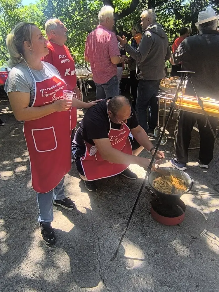 Tripada u Marušićima okupila je 17 ekipa iz četiri države. Natjecanje u kuhanju tripica u Gornjoj Bujštini čuva tradiciju i privlači posjetitelje