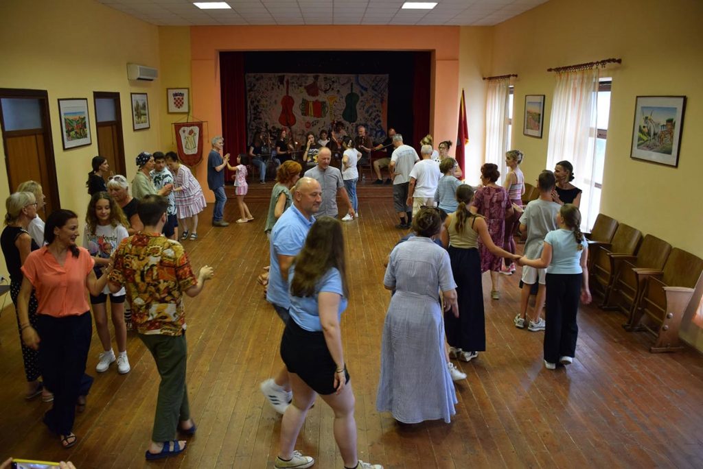 20. Pišćaci i gunjci oduševili Marušiće tradicijom i zajedništvom